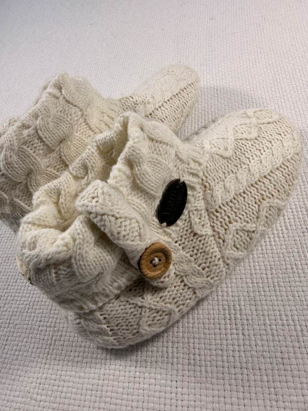 Aran Woollen Mills Cream Cable Knit Baby Booties Girls Size Small